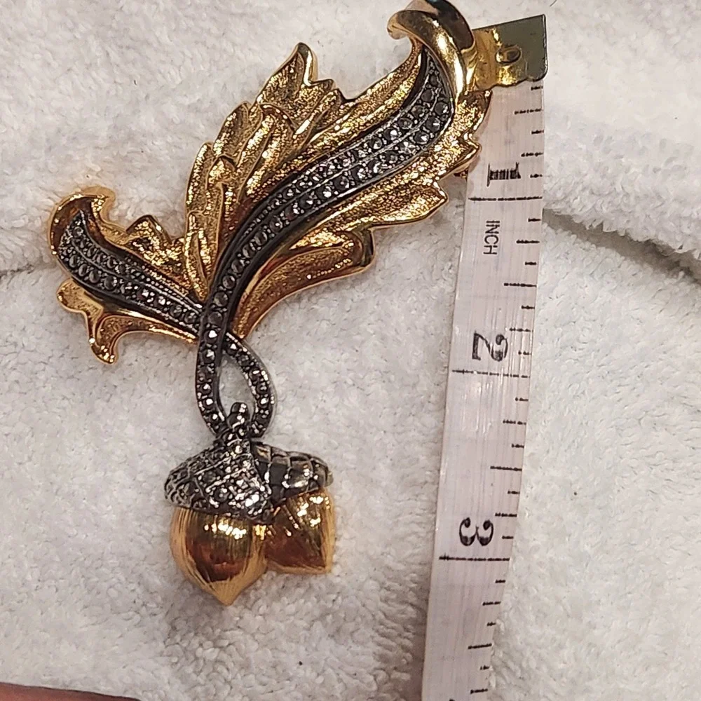 Avon Vintage‎ Acorn Leaf Brooch Gold Silver Tone Rhinestone Fall Autumn Jewelry
